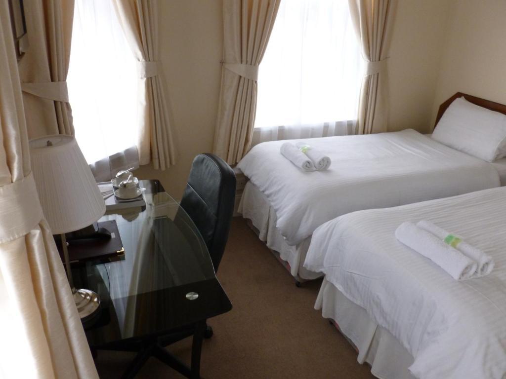 Cart And Horses Guest House London Room photo